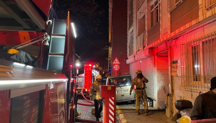 Beyoğlu’nda 7 katlı binanın bodrumunda yangın çıktı