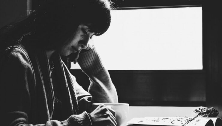 Bitmeyen kahve, dinmeyen soğuk hava ve kitaplar