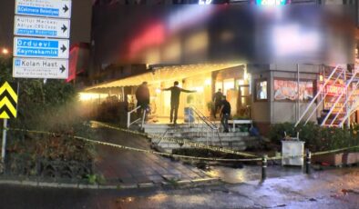 Büyükçekmece’de otomobil restorana daldı: 2 yaralı