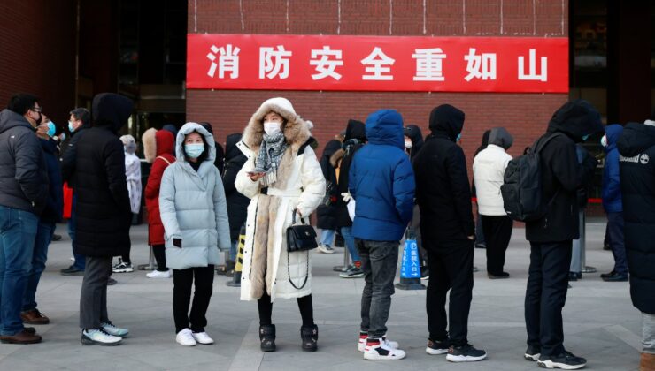 Çin’de vaka sayısı 100 bine ulaştı