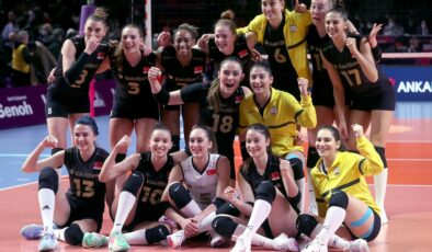 Dünya Kulüpler Şampiyonası’nda Fenerbahçe’yi yenen VakıfBank finalde