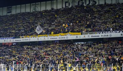 Fenerbahçe taraftarından istifa çağrısı