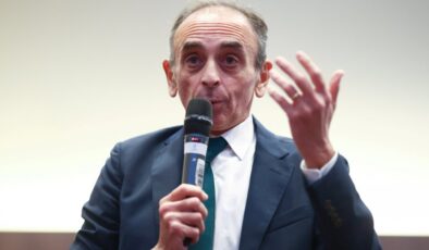 Fransa’da cumhurbaşkanı adayı Zemmour, Müslümanları asimile olmaya çağırdı