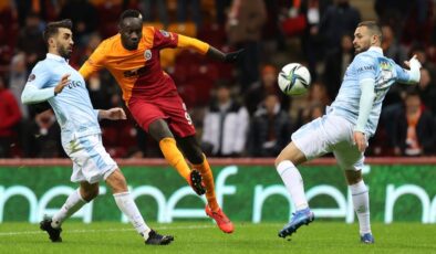 Galatasaray evinde Başakşehir ile berabere kaldı