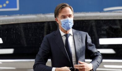 Hollanda’da hükümeti kurma görevi dördüncü kez Rutte’de