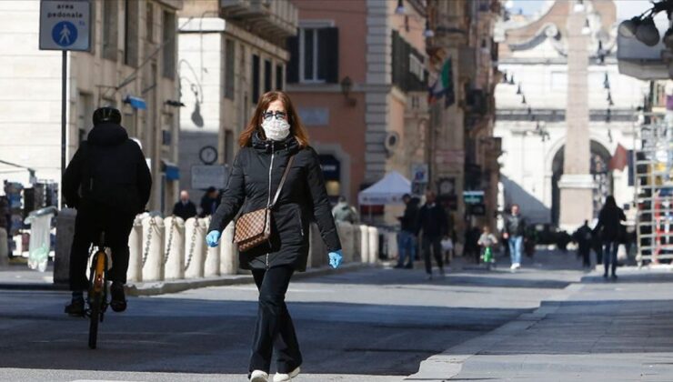 İtalya’da koronavirüs salgınında yılın en yüksek vaka sayısı