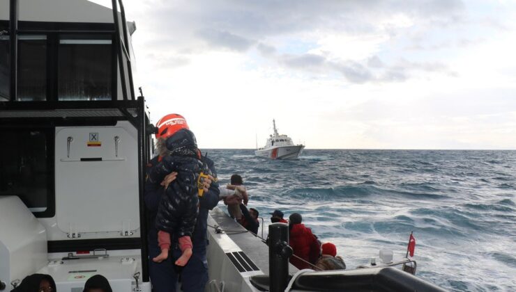 İzmir’de göçmen teknesi battı: 2 ölü