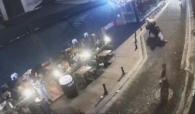 Kadıköy’de köpeğin kovaladığı moto kurye kaza yaptı