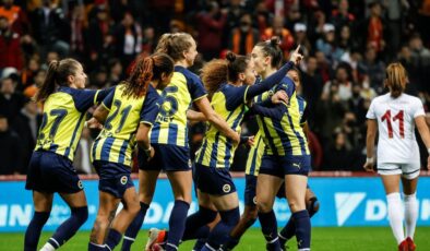 Kadın futbol maçında Fenerbahçe, Galatasaray’a fark attı