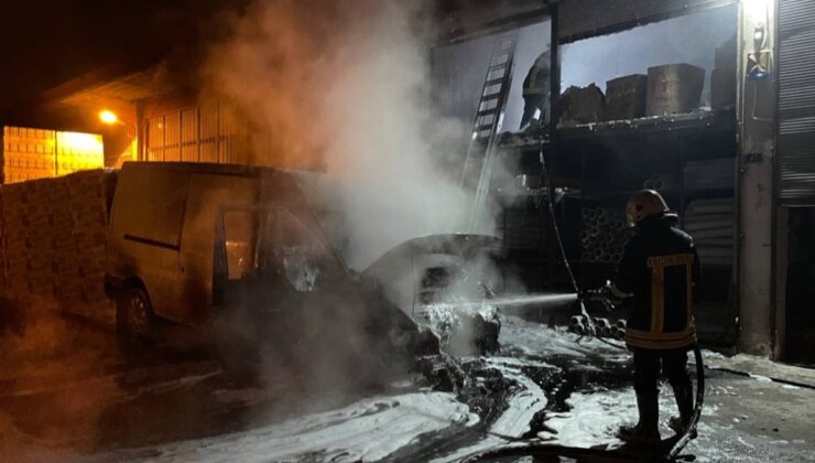 Kayseri’de minibüste çıkan yangın iş yerine sıçradı