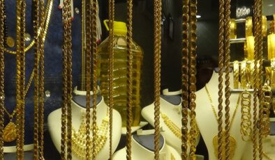 Kuyumcular, anlaştıktan sonra fiyatı düşünce altın almaktan vazgeçen müşterilerden dertli