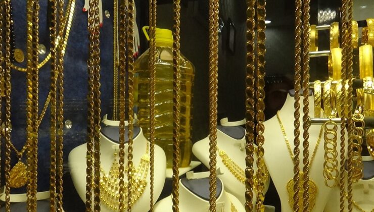 Kuyumcular, anlaştıktan sonra fiyatı düşünce altın almaktan vazgeçen müşterilerden dertli