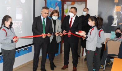 Rize Valisi Kemal Çeber, 24 okul kütüphanesin açılışına katıldı