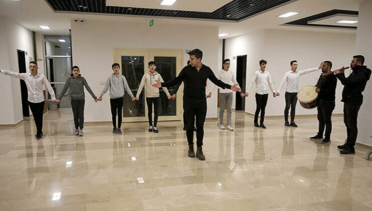 Sivas’ta düğünlerin halaysız kalmaması için 632 kişiye eğitim veriliyor