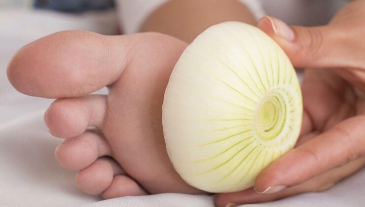 Soğanı kesip ayağınızın altına koyun! Bakın neler oluyor