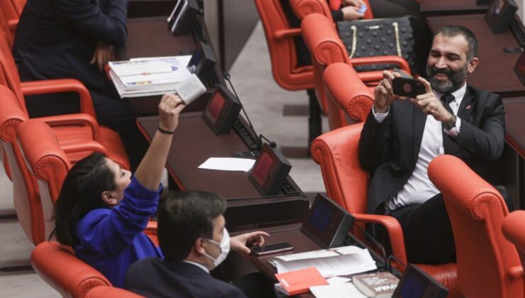 TBMM’de Fuat Oktay konuşurken hoparlörden müzik açan TİP milletvekili Sera Kadıgil’e ceza