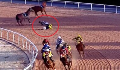 Adana Yeşiloba Hipodromu’nda 3 jokey attan düştü