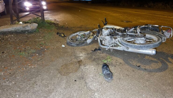 Adana’da, hız limitini aşan motosiklet kaza yaptı