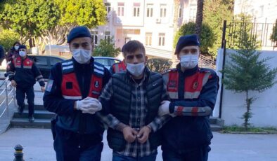 Antalya’da kaçarken jandarmaya ateş açmayı deneyen şahıs yakalandı