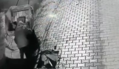 Bağcılar’da kayıt toplayıcısı rögar kapağını çaldı