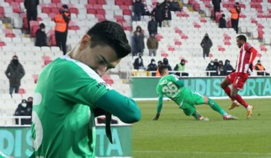 Berke Özer tepkiler sonrası sosyal medya hesaplarını kapattı