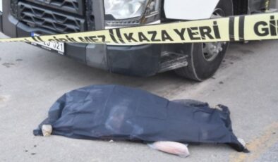 Bodrum’da ekmek alıp dönen kişi, tırın çarpmasıyla öldü