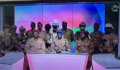 Burkina Faso’da ordu yönetime el koydu