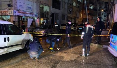 Bursa’da sokakta yürüyen iki kişiye kurşun yağdırdı: 1 ölü, 1 yaralı