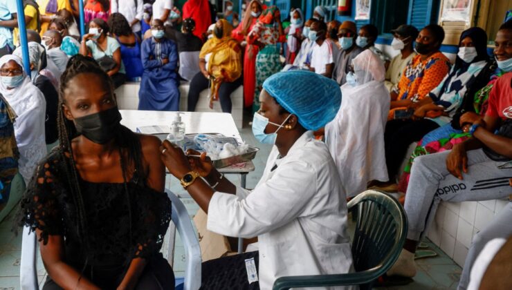 DSÖ: Koronavirüse karşı yeni aşılar bulunmalı