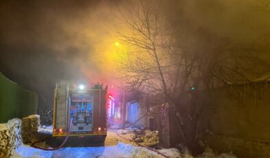 Eskişehir’de saatlerce süren yangın 80’e yakın hayvanı telef etti