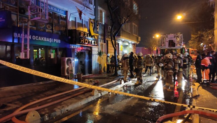 Fatih’te otelde yangın: Mahsur kalan 10 kişi kurtarıldı