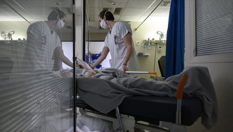 Fransa’da günlük vaka sayısında artış