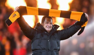 Hull City taraftarı Acun Ilıcalı’ya ‘Türk Simon Cowell’ diyor