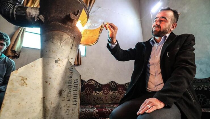 İdlibli Osman, evine düşen roketin kalıntısından soba yaptı