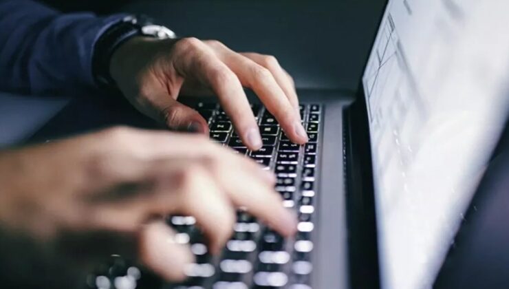 İngiliz genç, hiç tanımadığı babasını internet alışverişi sayesinde buldu