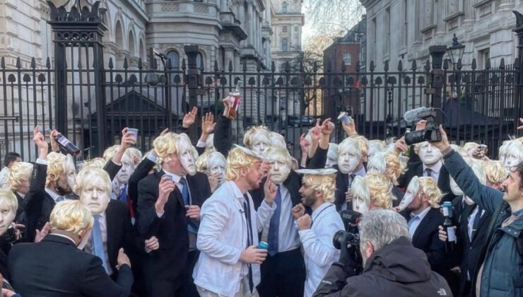 İngiltere’de Boris Johnson’a parti tepkisi