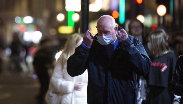 İngiltere’de salgında yeni rekor: Son 24 saatte 218 bin 724 vaka