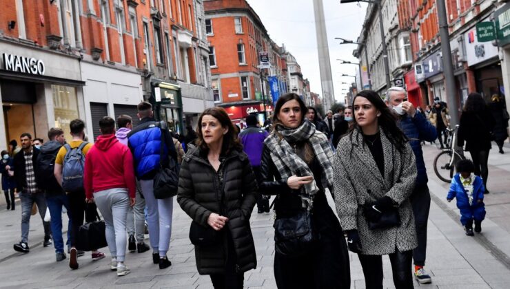 İrlanda’da koronavirüs önlemlerinin çoğu kaldırıldı