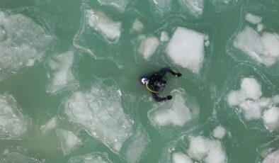 Isparta’da eksi 17 derecedeki göle dalış yapıldı