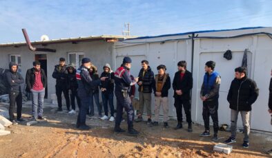 İzmir’de 40 düzensiz göçmen yakalandı