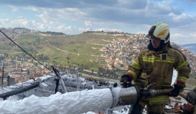İzmir’de evde çıkan yangında 1 kişi öldü