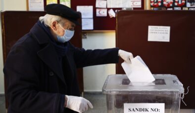 KKTC halkı, erken genel seçim için sandık başında