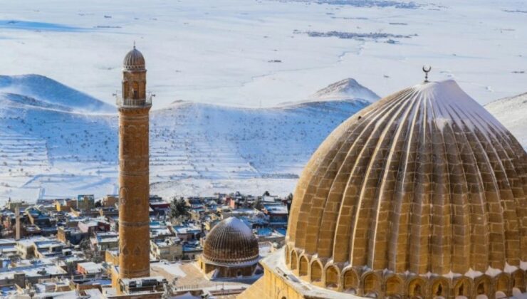 Mardin’de kartpostallık kar manzaraları