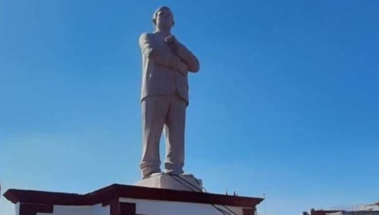 Meksika Devlet Başkanı Obrador’un heykelini yıktılar