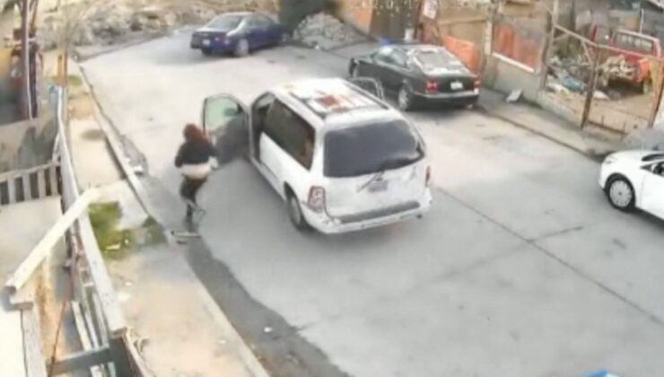 Meksika’da alkollü kadının aracı 3 çocuğuyla çukura düştü