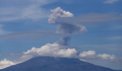 Meksika’da Popocatepetl Yanardağı’nda yeni patlama gerçekleşti
