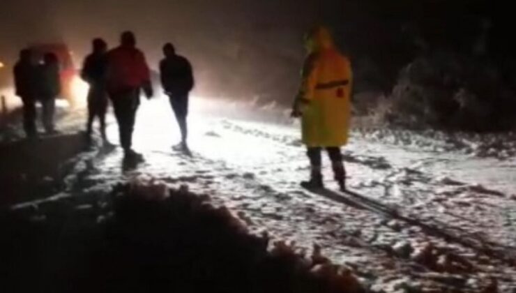 Mersin’de Tarsus- Çamlıyayla yolu kardan kapandı