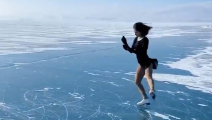 Milli sporcu İklim Şentunalı, Çıldır Gölü üstünde buz pateni yaptı