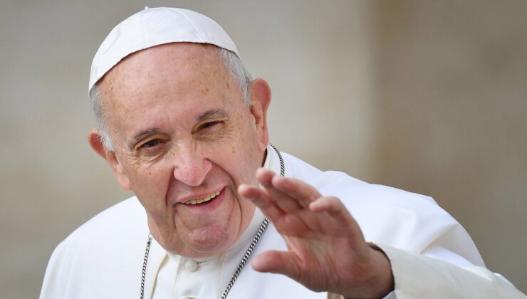 Papa Francis: Çiftler, çocuk yerine evcil hayvan sahibi oluyor