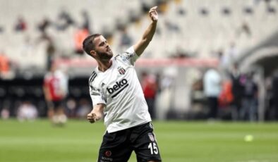 Pjanic, Beşiktaş’ta kalmak istiyor